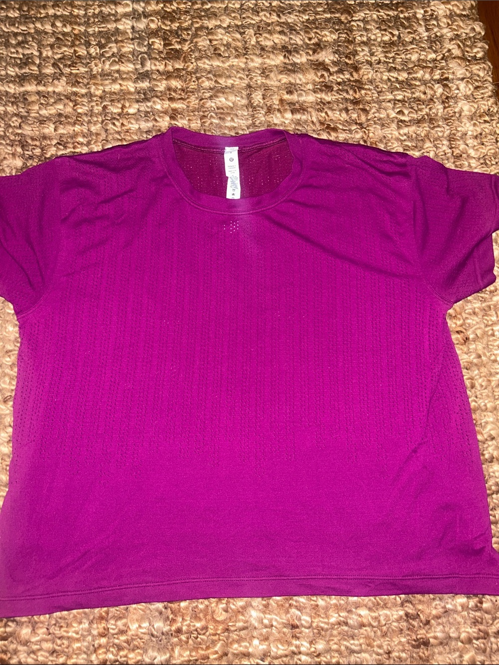 Lululemon Train to be short sleeve 8